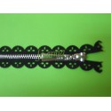 Zamek ażurowy 16cm czarny-srebro 